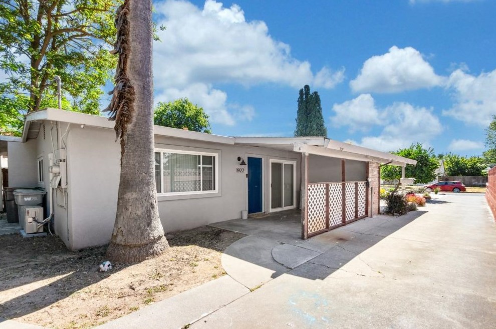 1920 Vermont Ave, West Sacramento CA  95691-4147 exterior
