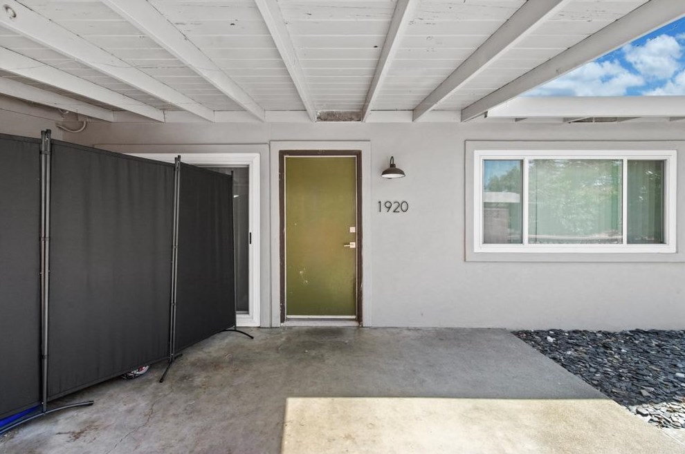 1920 Vermont Ave, West Sacramento CA  95691-4147 exterior