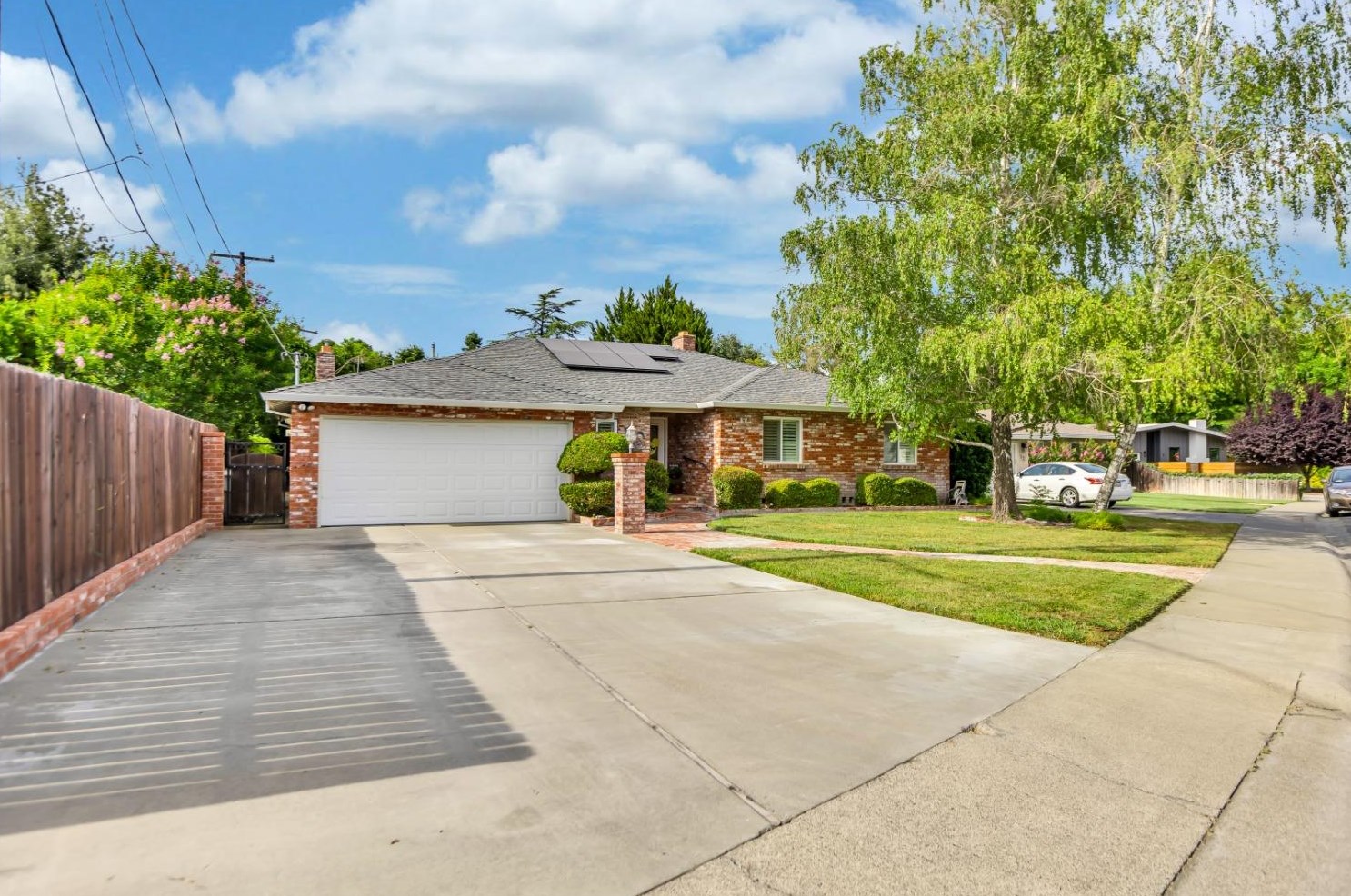16 Casa Linda Dr, Woodland, CA 95695-4612