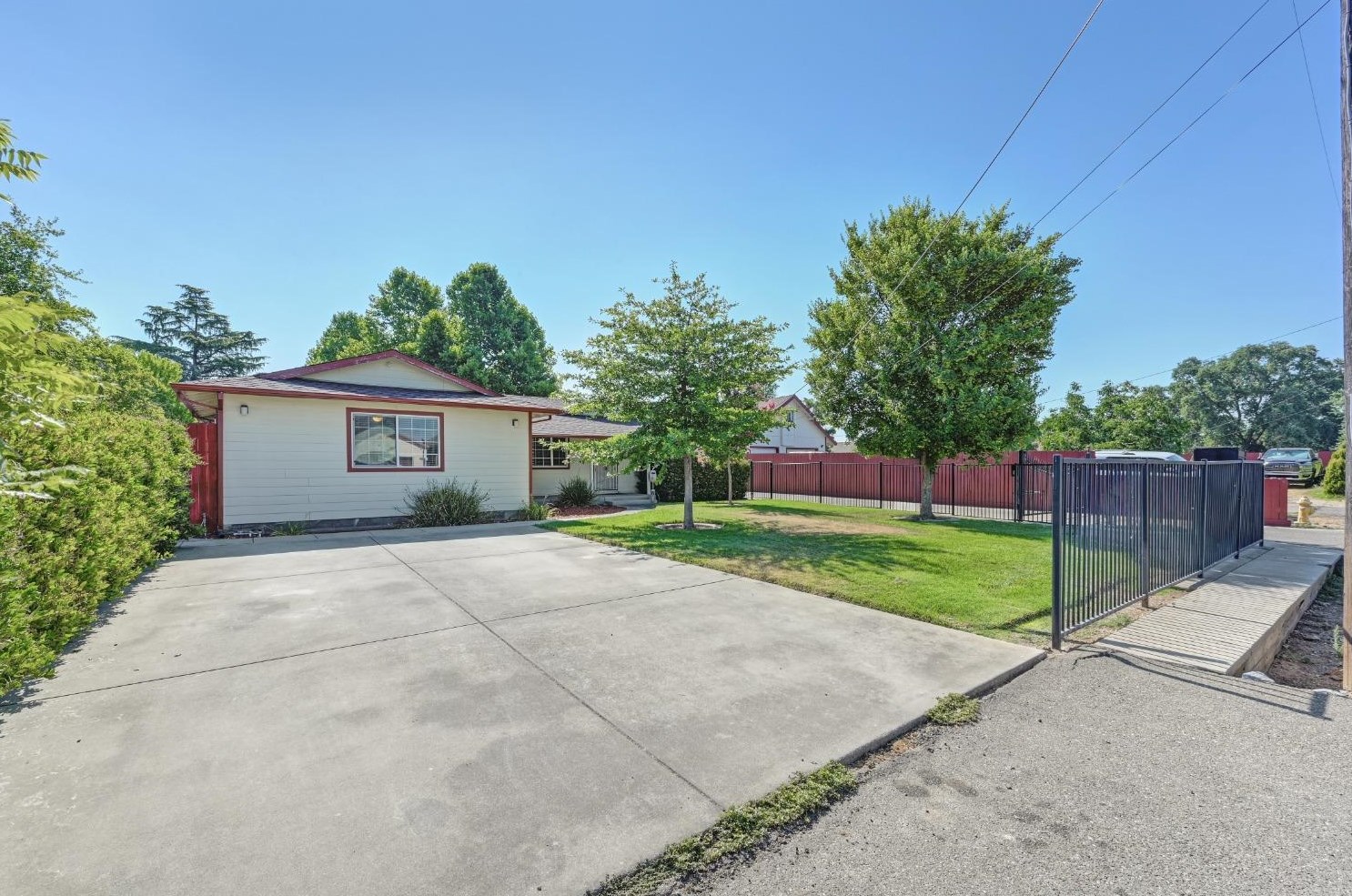 7458 6th St, Rio Linda, CA 95673-1120