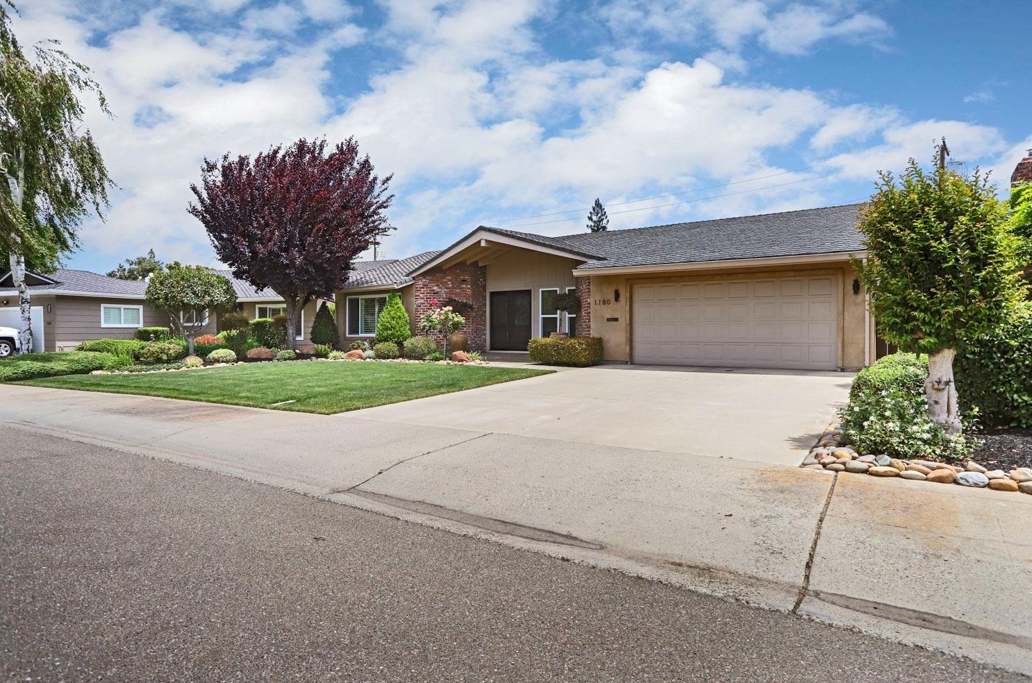 1180 Ham Ln, Lodi, CA 95242-2325