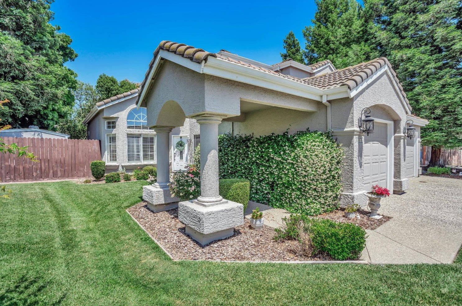 9001 Fair Grove Ct, Elk Grove, CA 95758