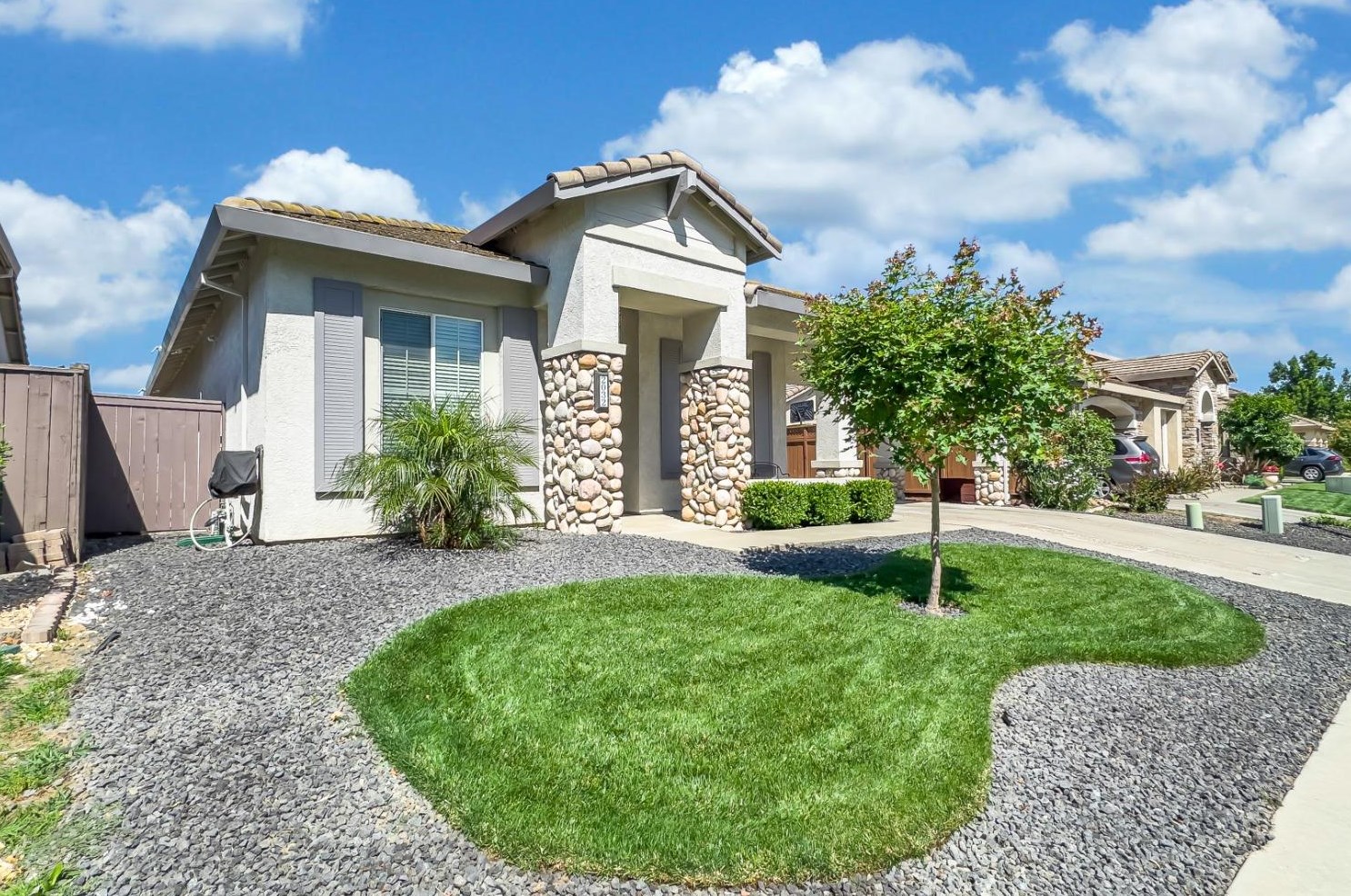2032 Bastona Dr, Elk Grove, CA 95758
