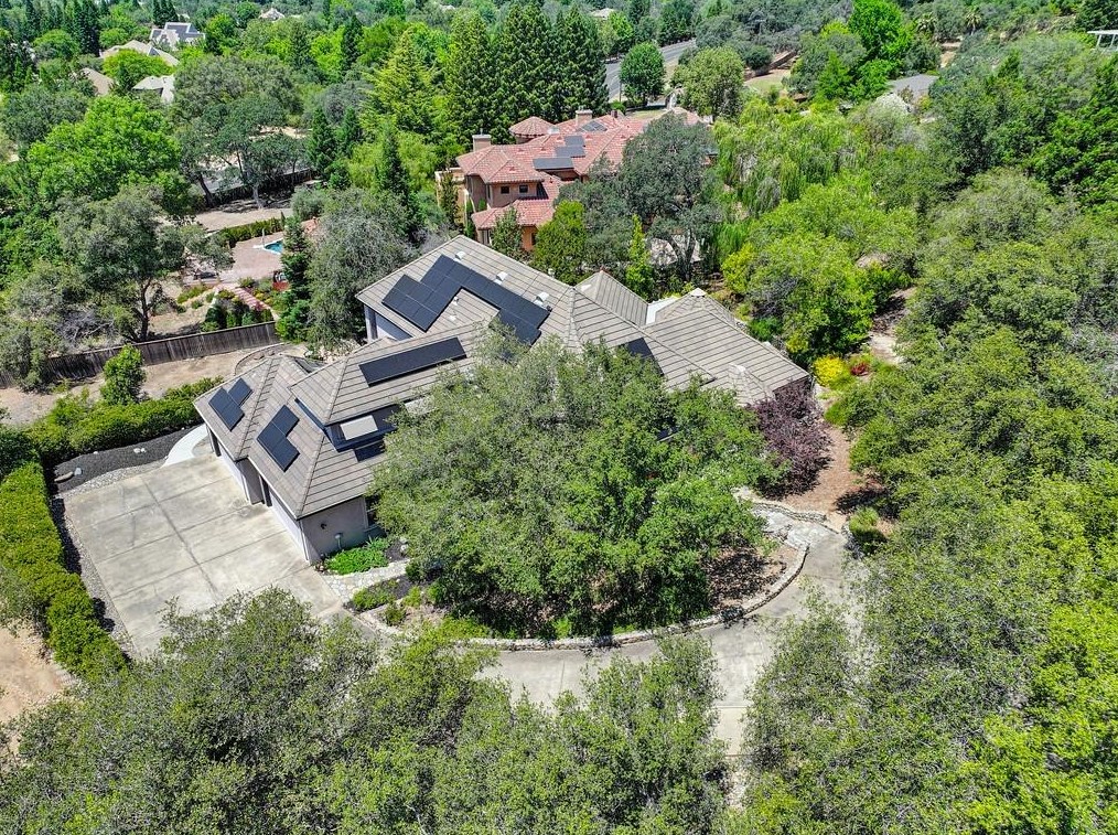 6100 Oak Hill Dr, Roseville, CA 95746-8825