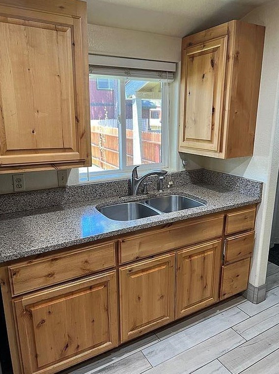 1034 Reno Ave, South Lake Tahoe, CA 96150-2915