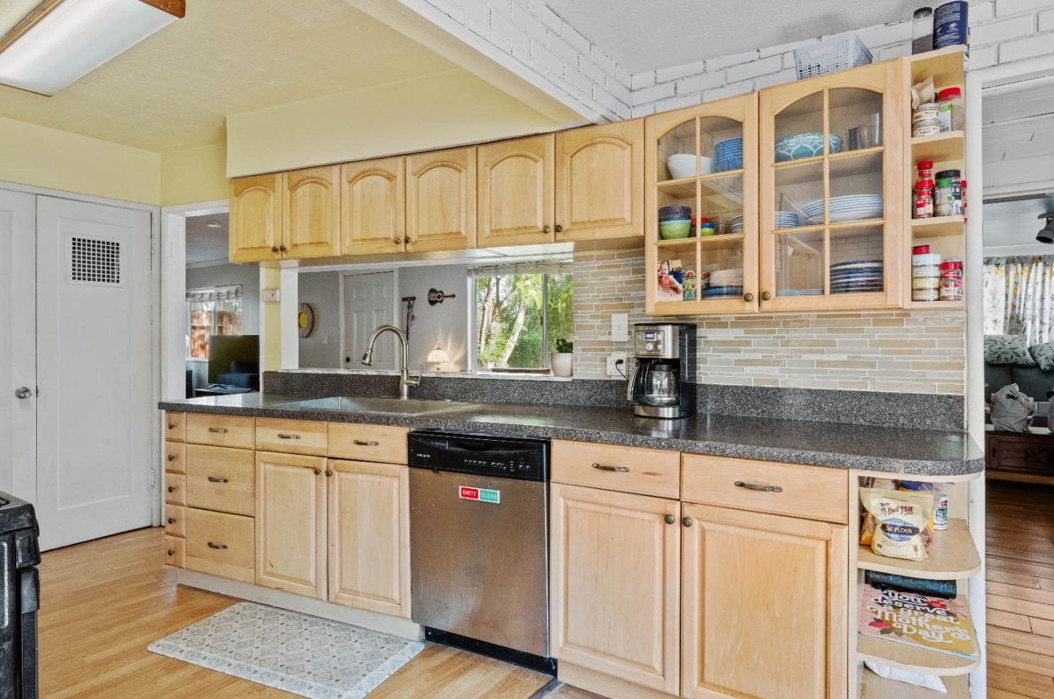 3112 Hurley Way, Sacramento CA  95864-3852 exterior
