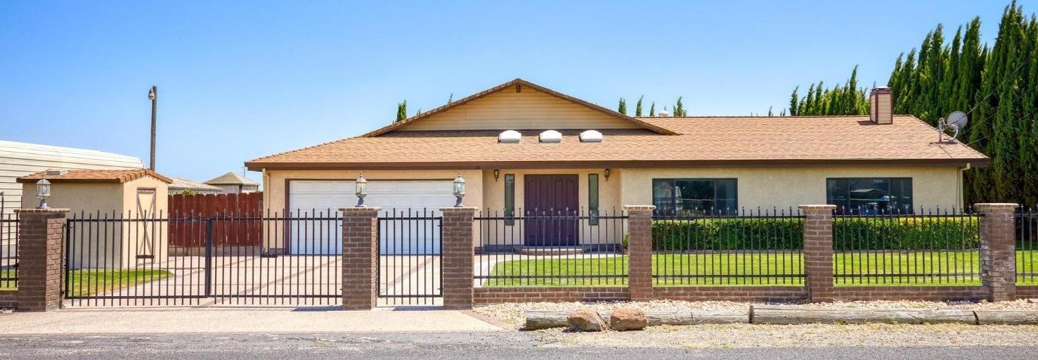 5278 F St, Tracy, CA 95304-9572