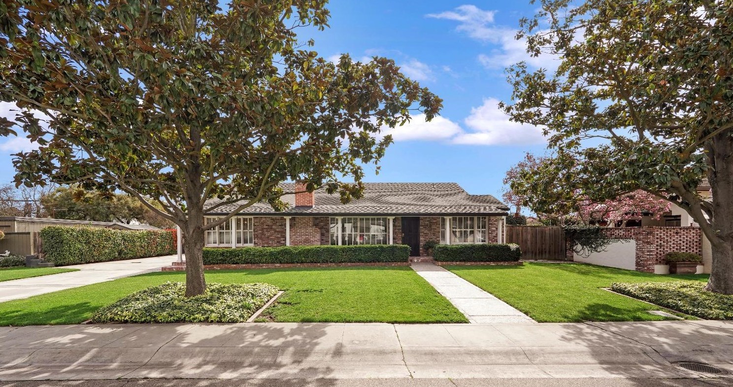 1202 Oxford Way, Stockton, CA 95204-3043
