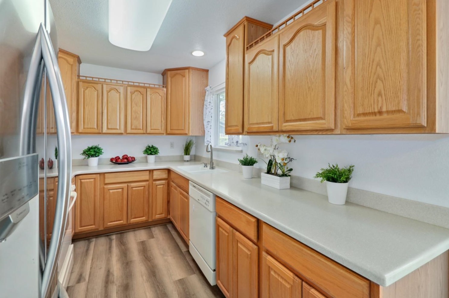 6709 Austin Way, Sacramento, CA 95823-1415