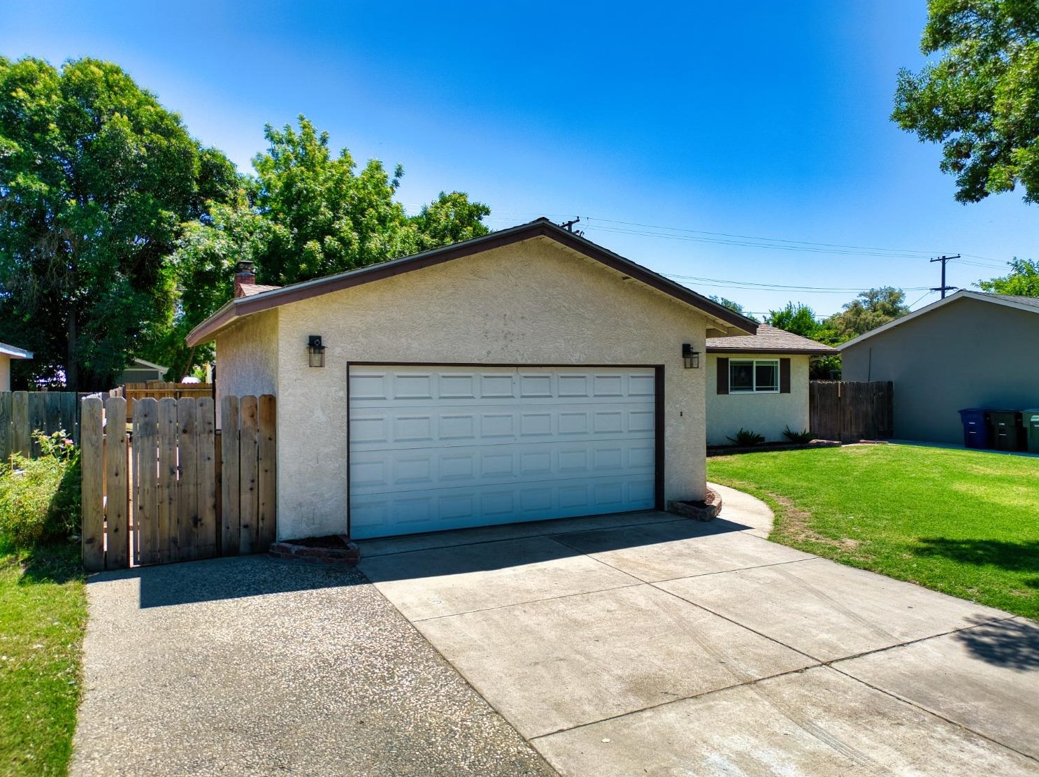 2040 Juanita Ct, Modesto, CA 95350-1919