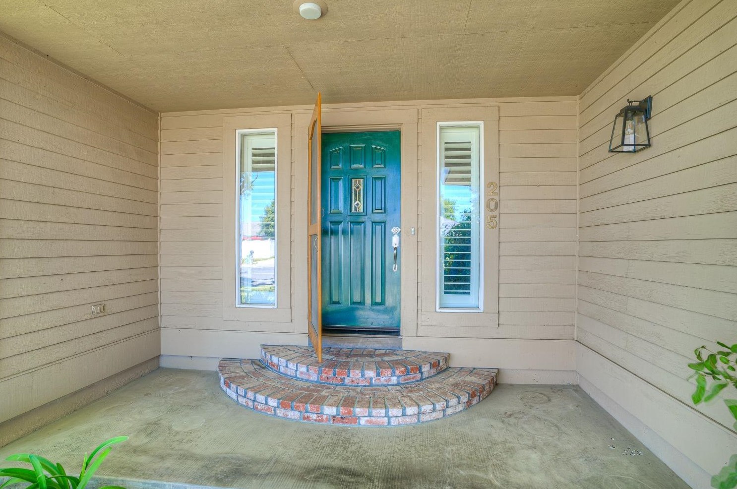 205 Country Club Dr, Colusa, CA 95932-3240