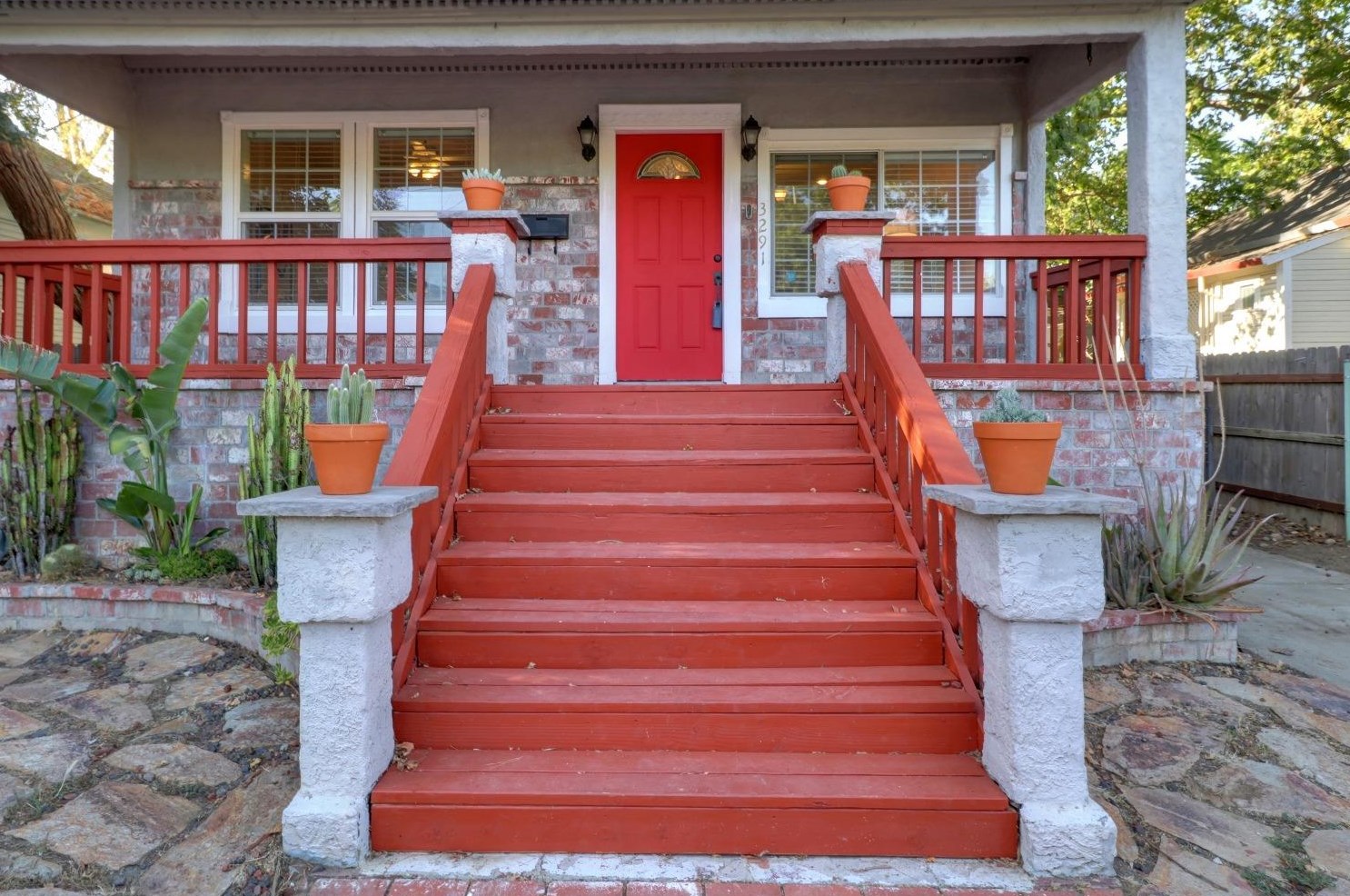 3291 8th Ave, Sacramento, CA 95817-3224