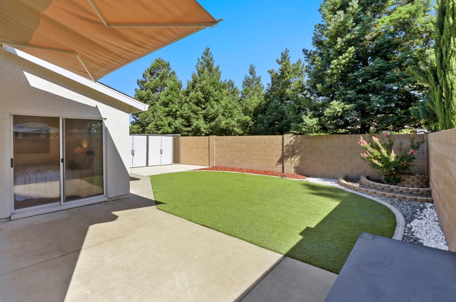 7105 Sunbridge Ln, Sacramento, CA 95828-6268