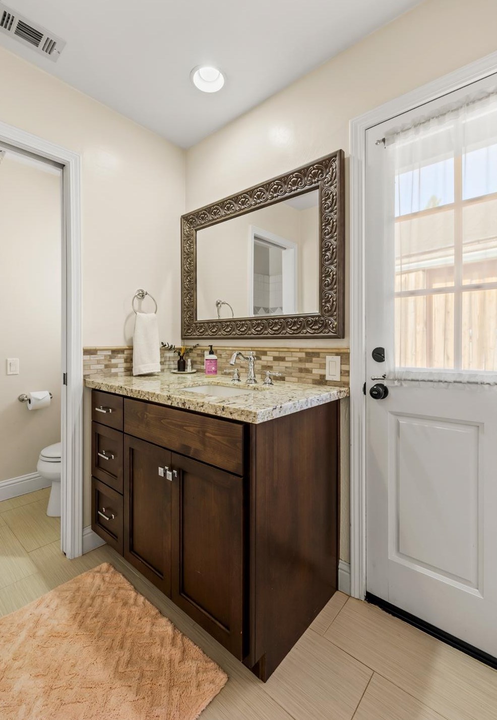 2923 Alder Point Dr, Roseville CA 95661-5181 exterior