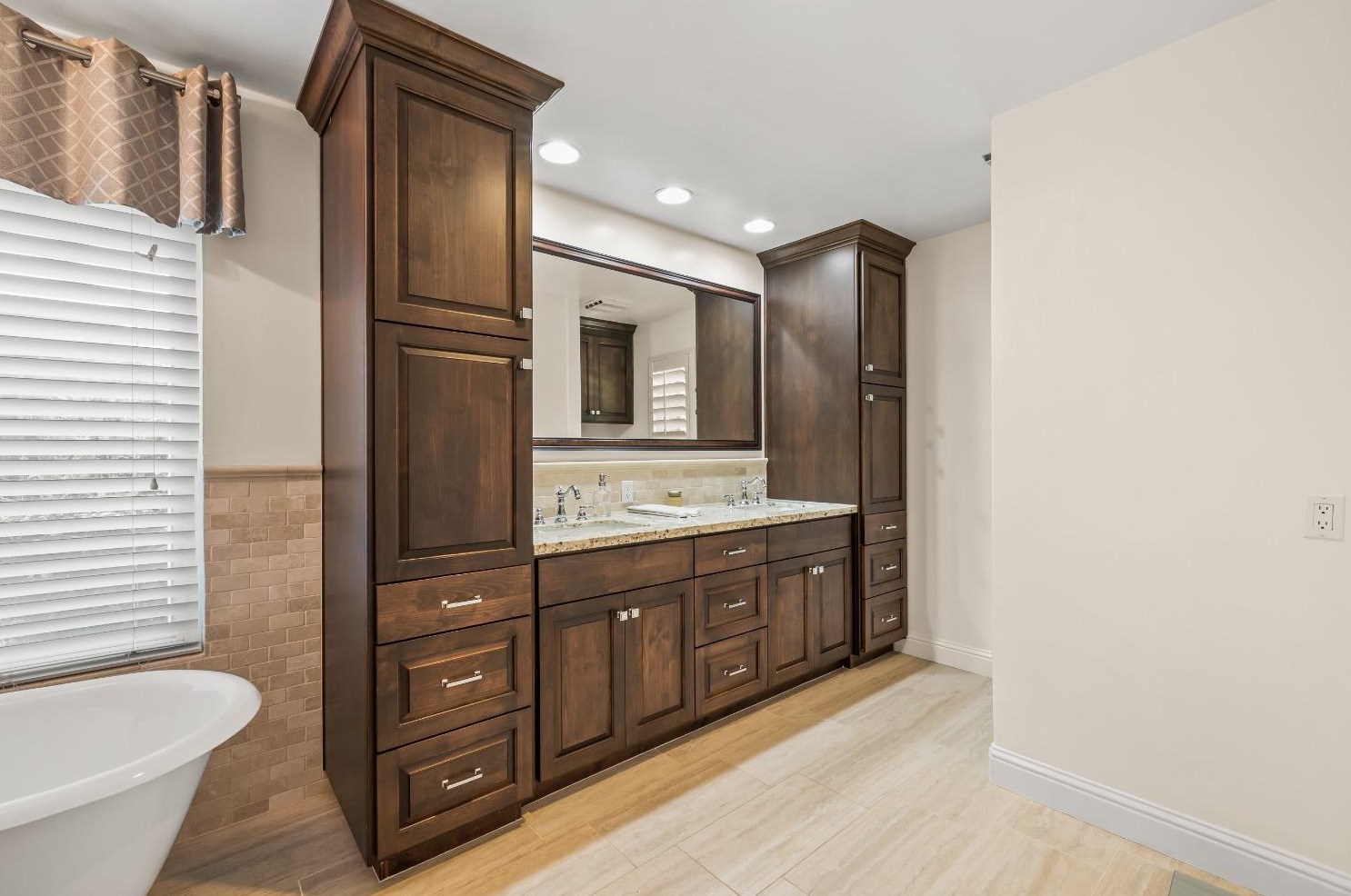 2923 Alder Point Dr, Roseville CA 95661-5181 exterior