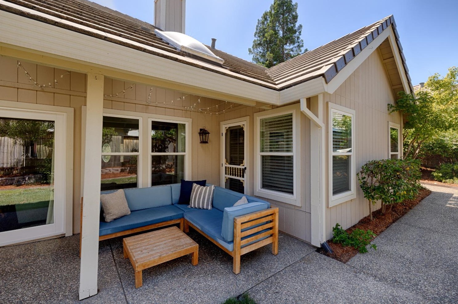 2923 Alder Point Dr, Roseville CA 95661-5181 exterior