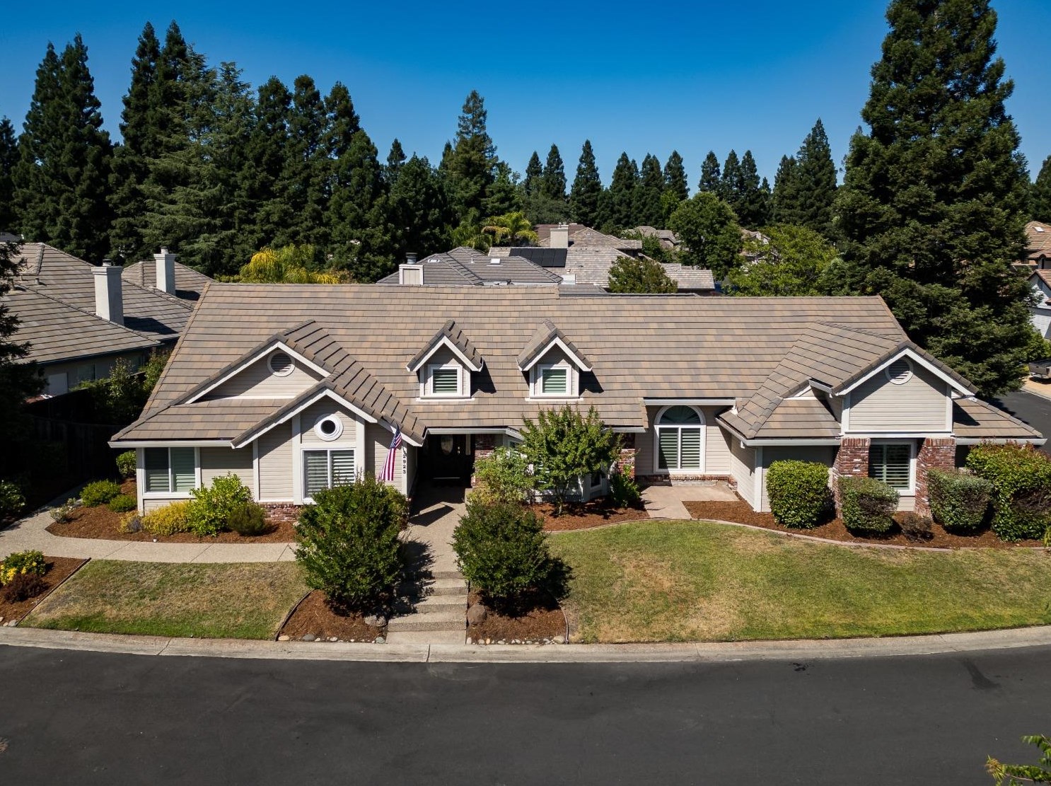 2923 Alder Point Dr, Roseville CA 95661-5181 exterior