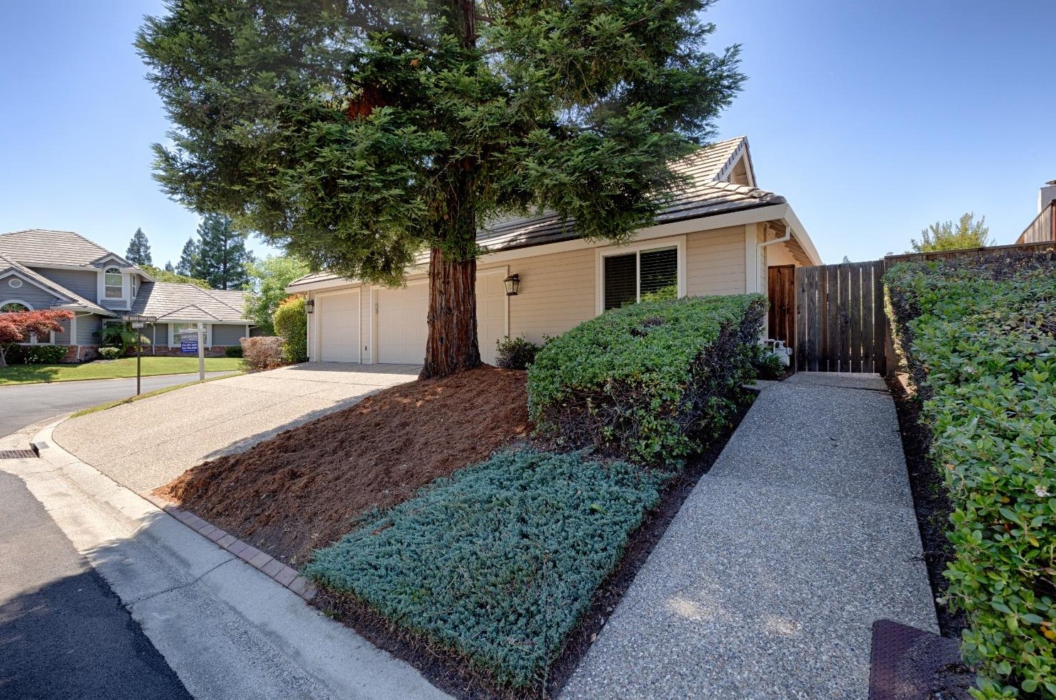 2923 Alder Point Dr, Roseville CA 95661-5181 exterior
