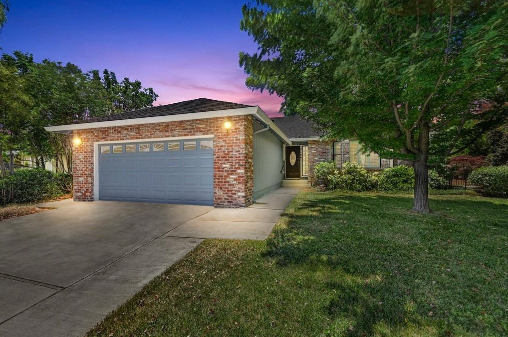 2106 Mclaren Dr, Roseville, CA 95661-4932