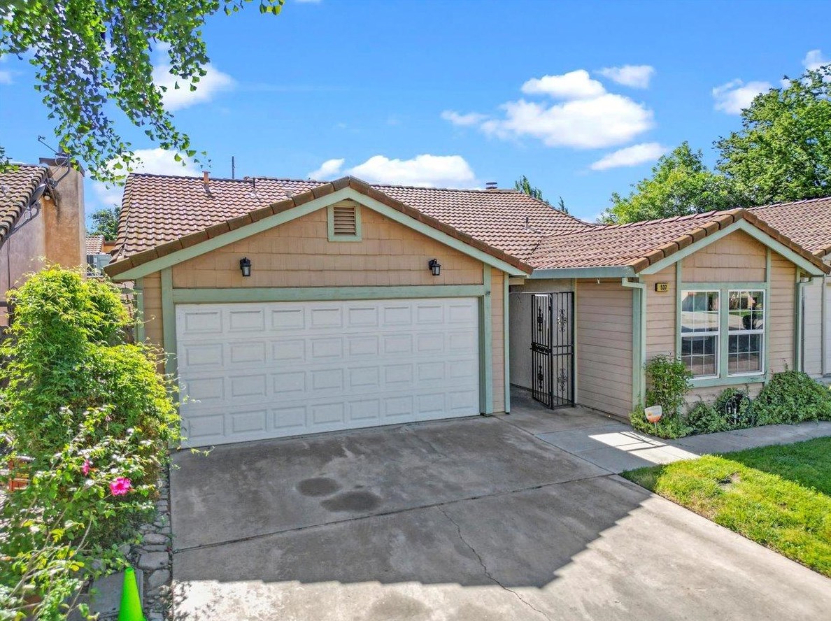537 Navarre Pl, Modesto, CA 95354-2034