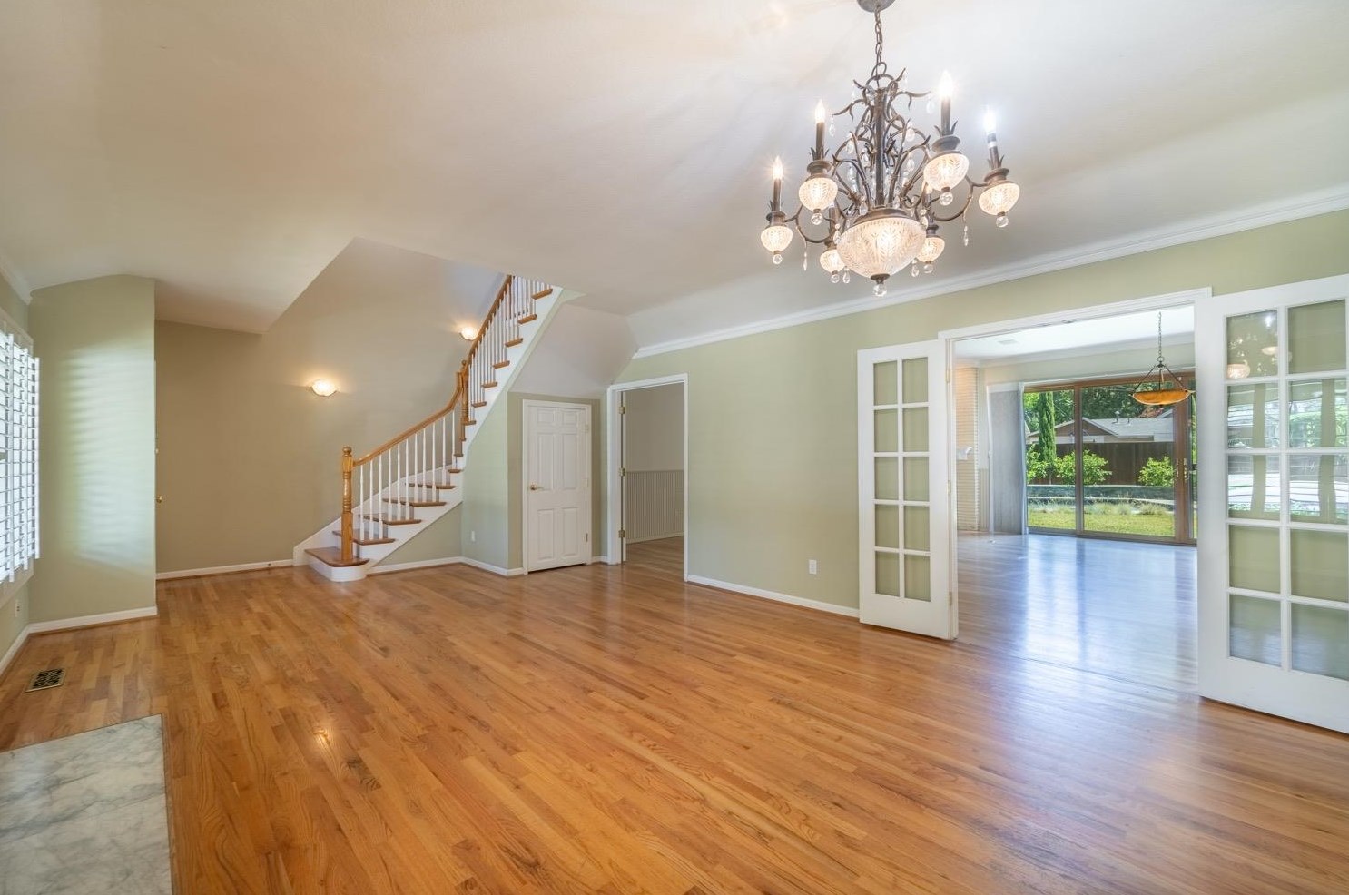 908 Carolyn Ave, Modesto, CA 95350
