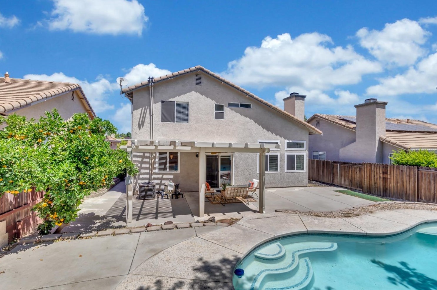8425 Zachis Way, Sacramento CA  95843-5891 exterior