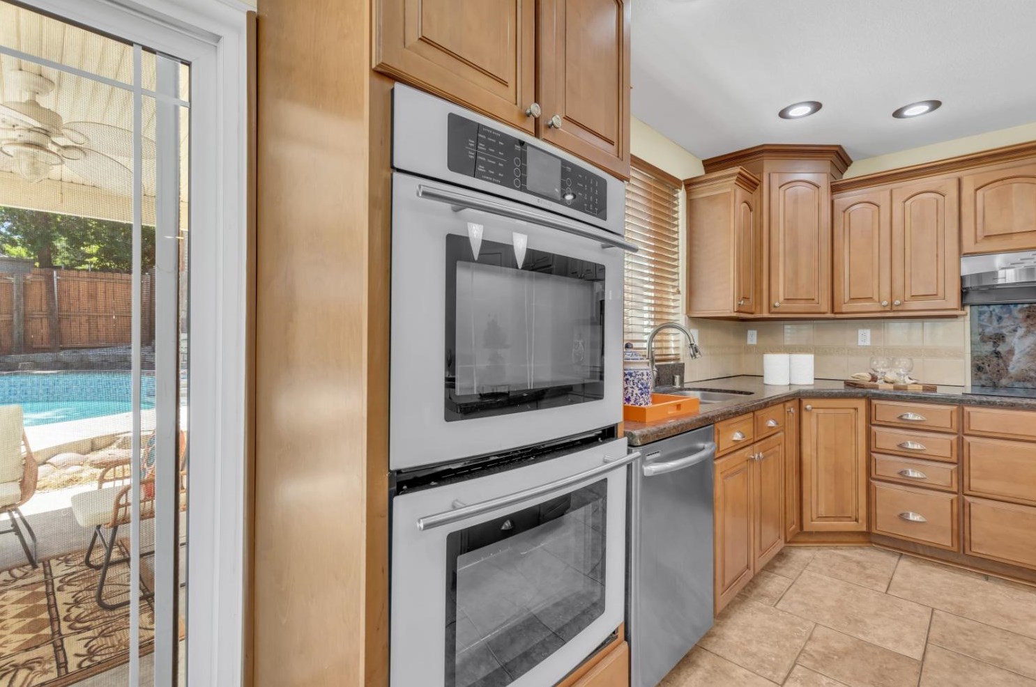 8425 Zachis Way, Sacramento CA  95843-5891 exterior