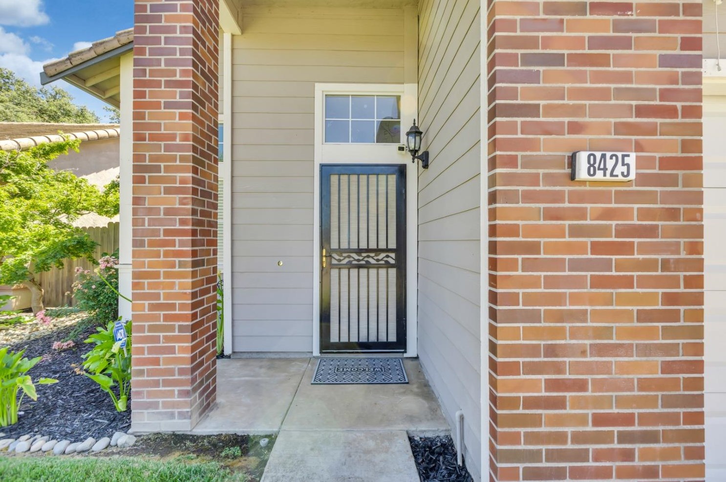 8425 Zachis Way, Sacramento CA  95843-5891 exterior