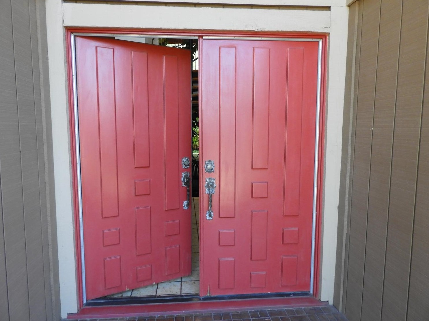 6600 Woodgate Cir, Riverbank, CA 95367