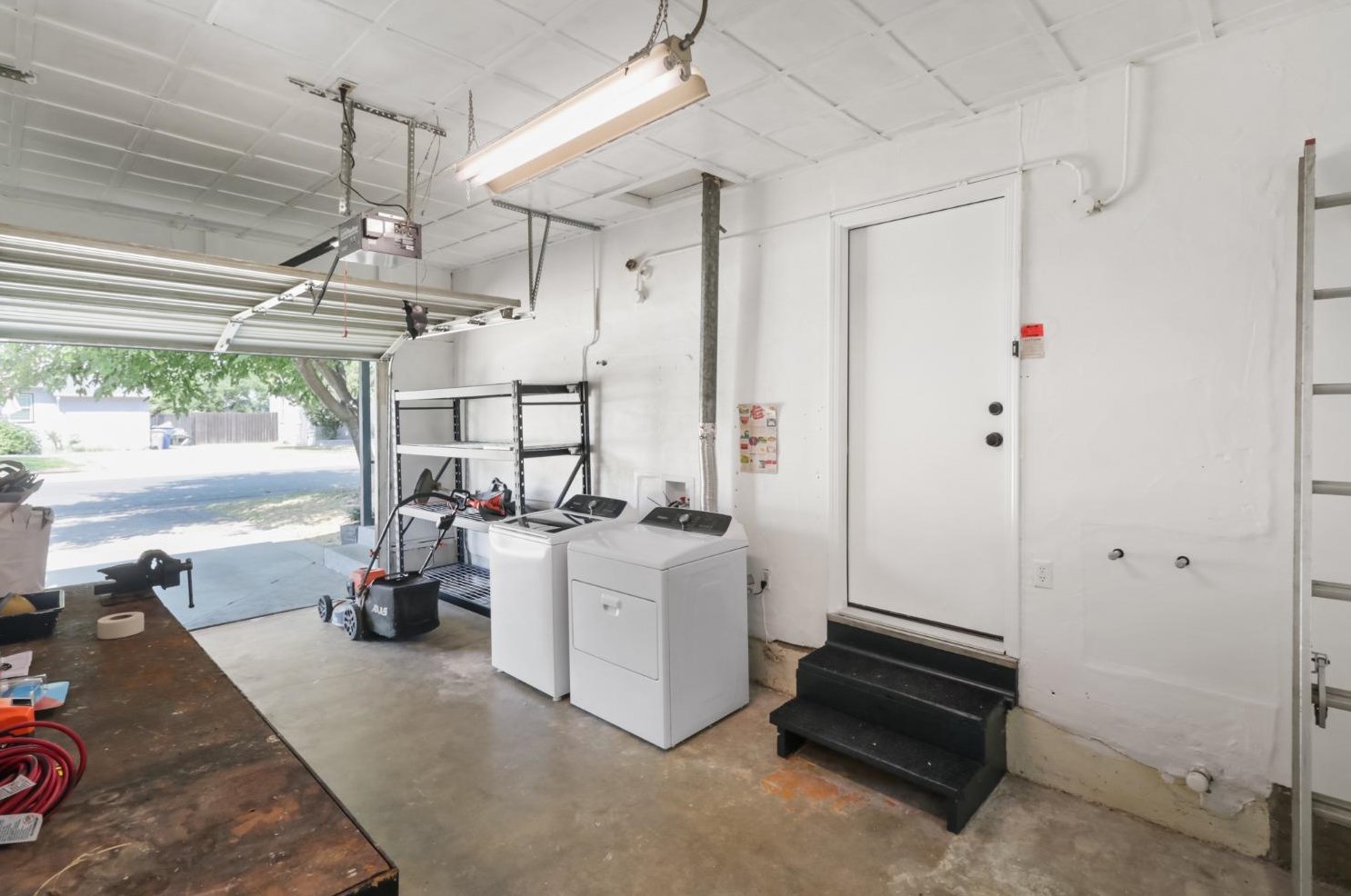 4939 48th St, Sacramento CA  95820-5305 exterior