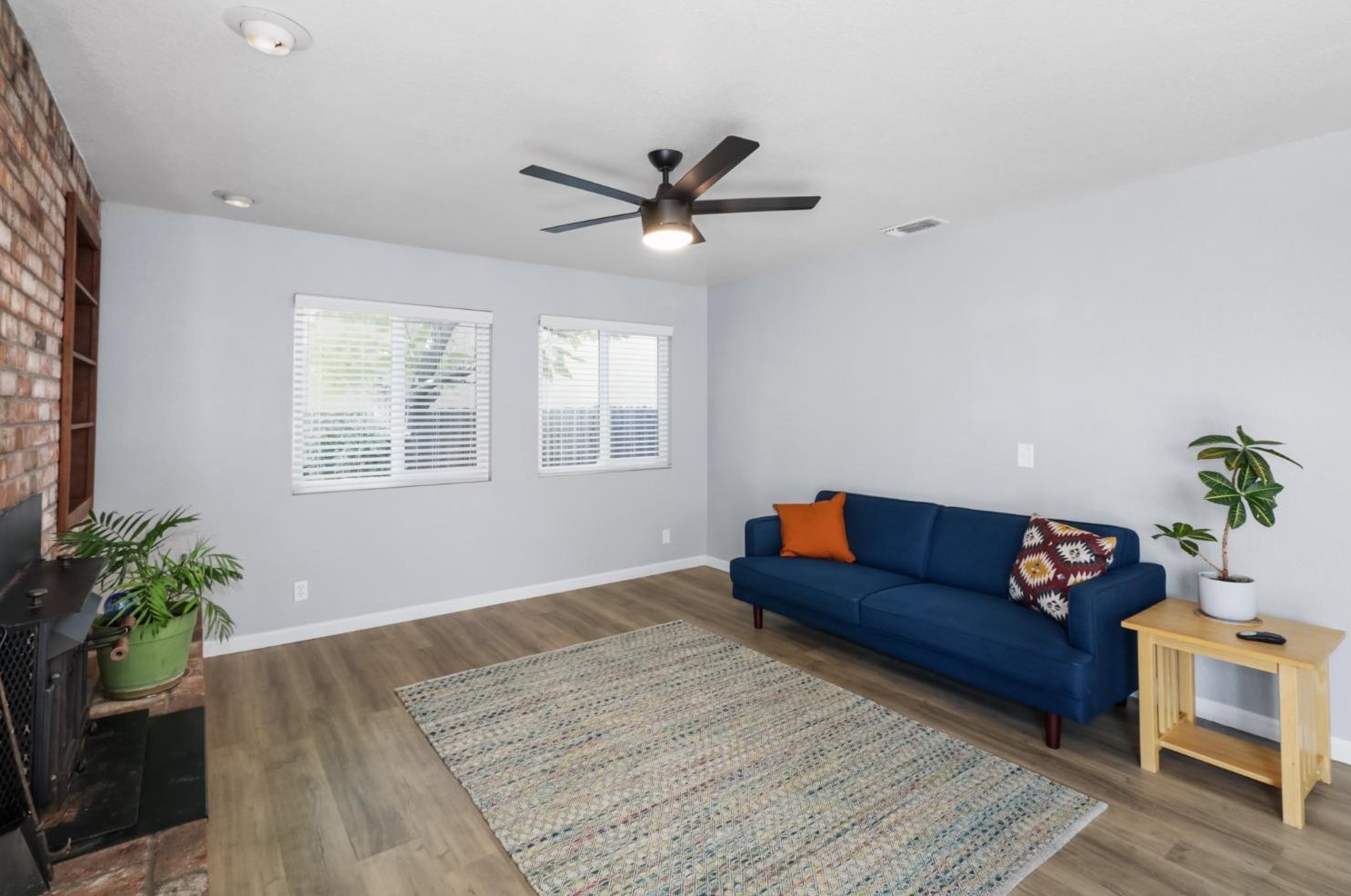 4939 48th St, Sacramento CA  95820-5305 exterior