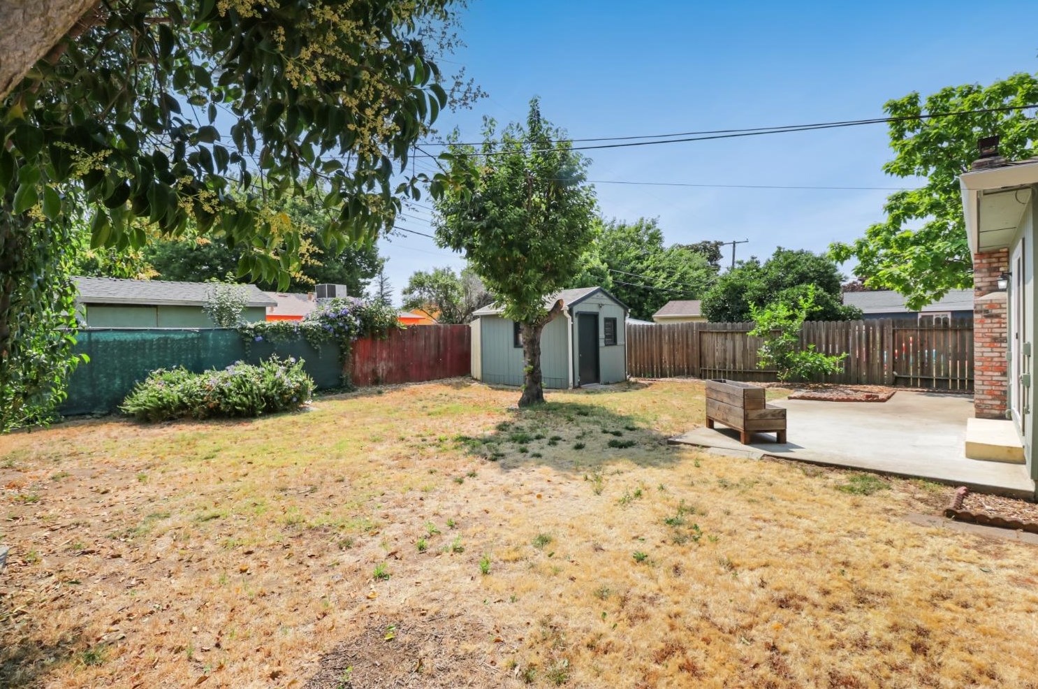 4939 48th St, Sacramento CA  95820-5305 exterior