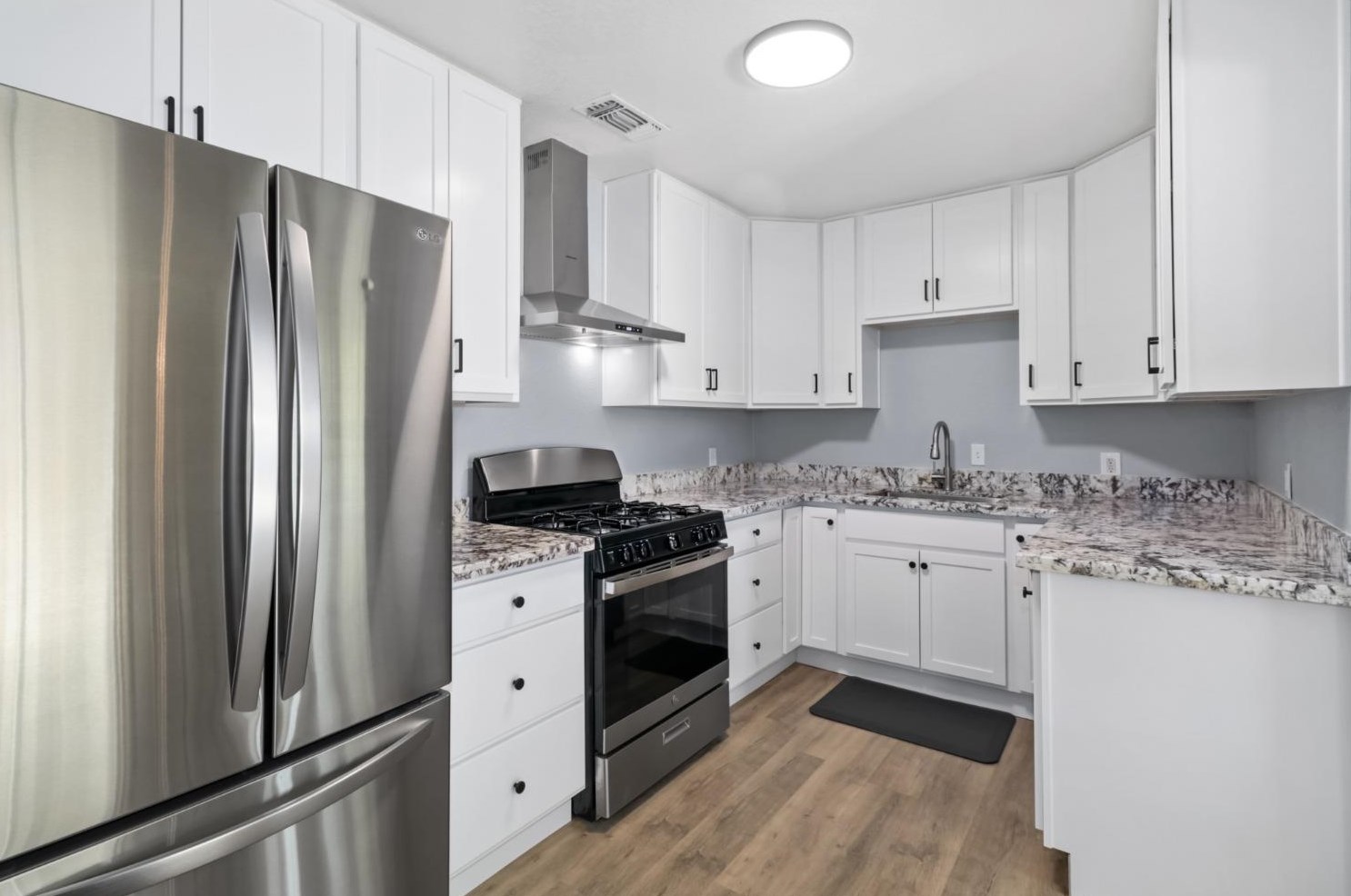 4939 48th St, Sacramento CA  95820-5305 exterior