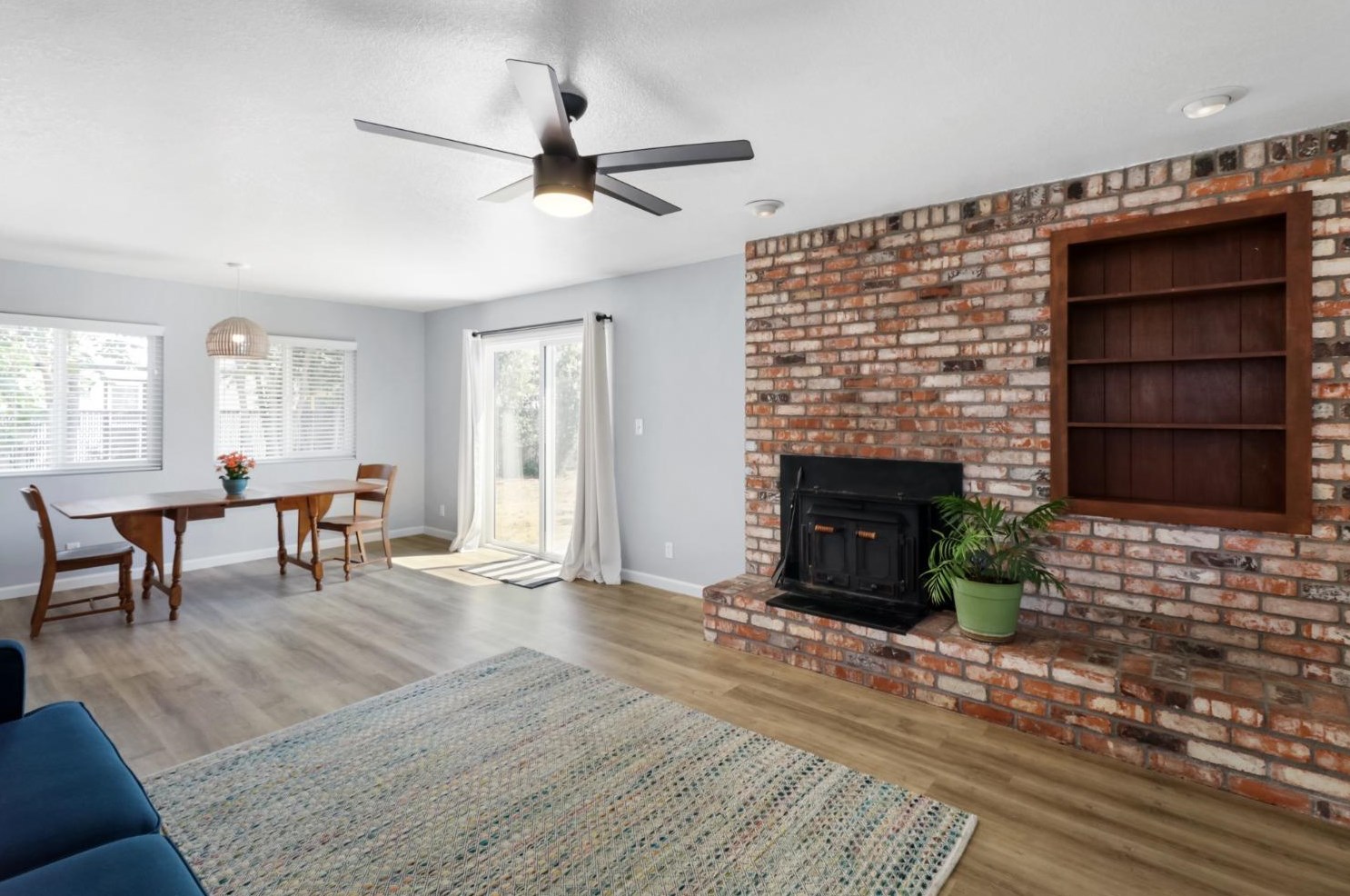 4939 48th St, Sacramento CA  95820-5305 exterior
