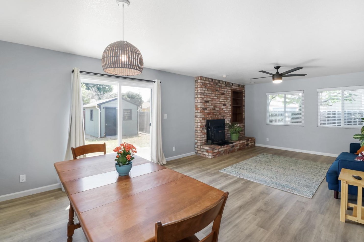 4939 48th St, Sacramento CA  95820-5305 exterior
