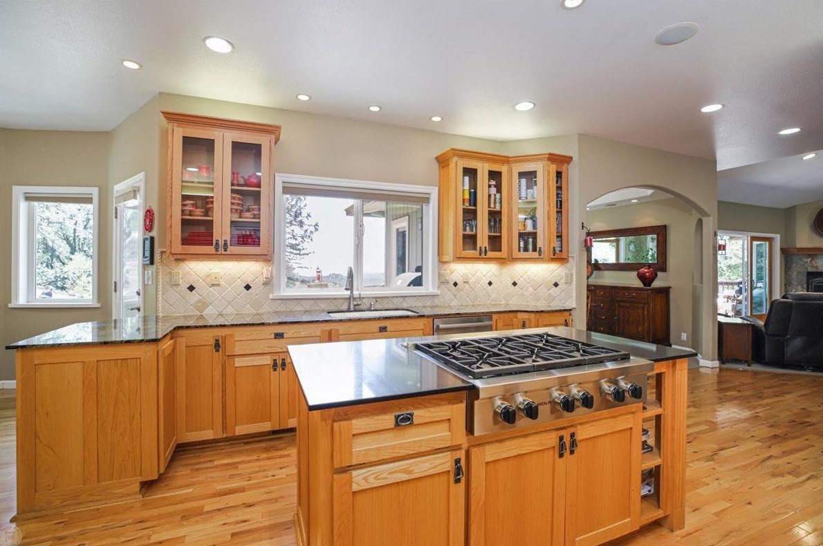 18444 Mika Ln, Sonora CA  95370-8662 exterior