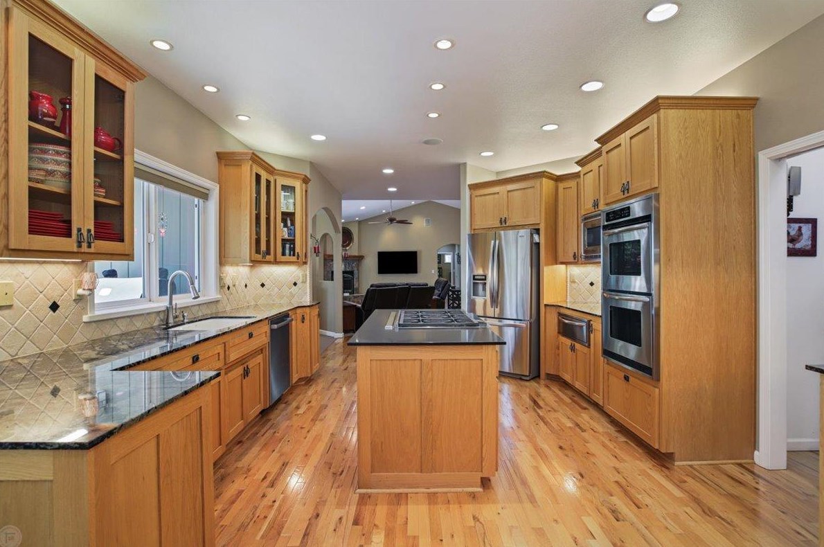 18444 Mika Ln, Sonora CA  95370-8662 exterior