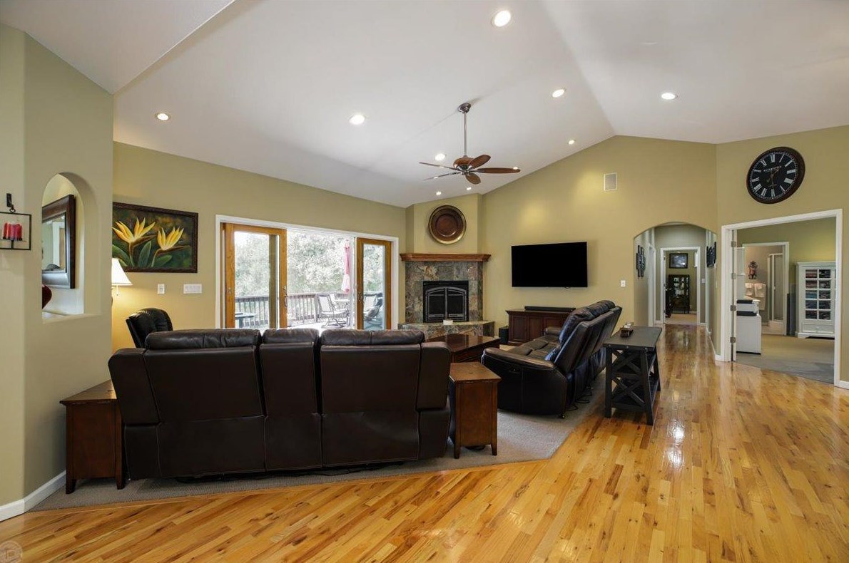 18444 Mika Ln, Sonora CA  95370-8662 exterior