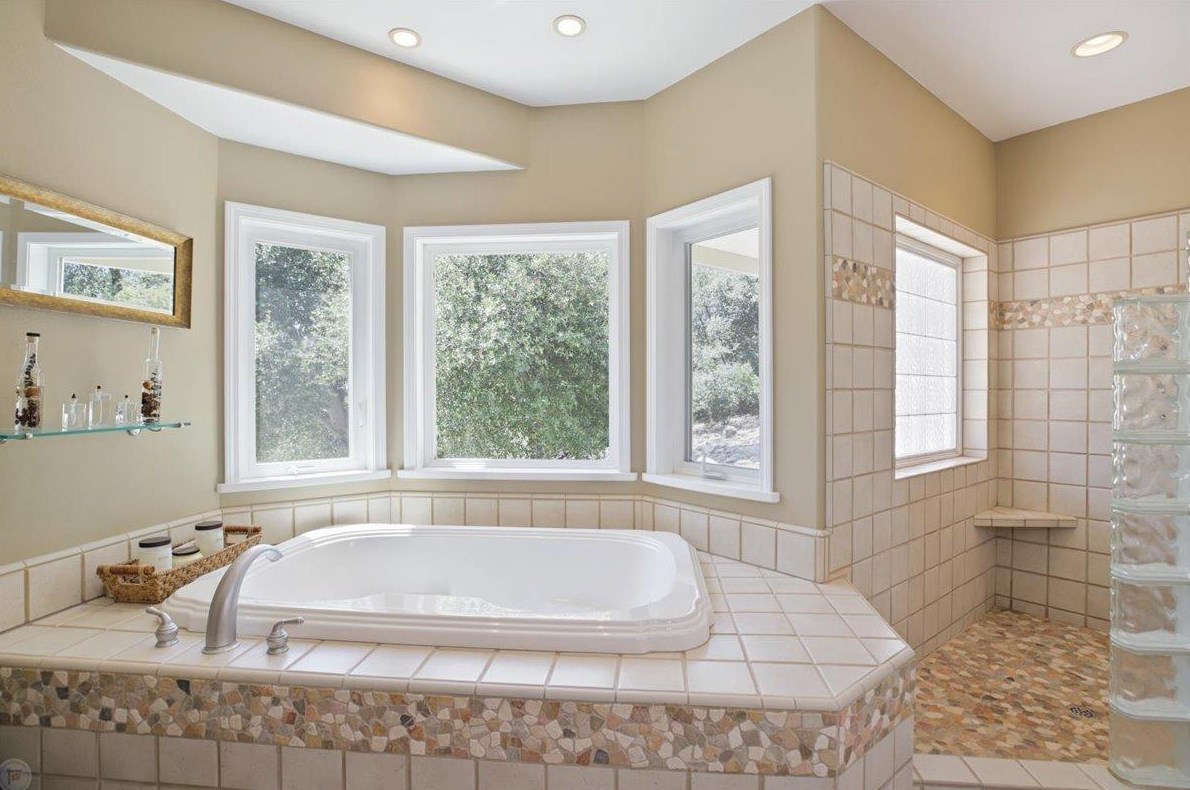 18444 Mika Ln, Sonora CA  95370-8662 exterior