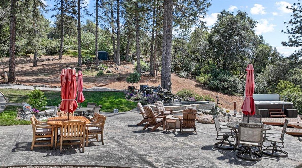 18444 Mika Ln, Sonora CA  95370-8662 exterior