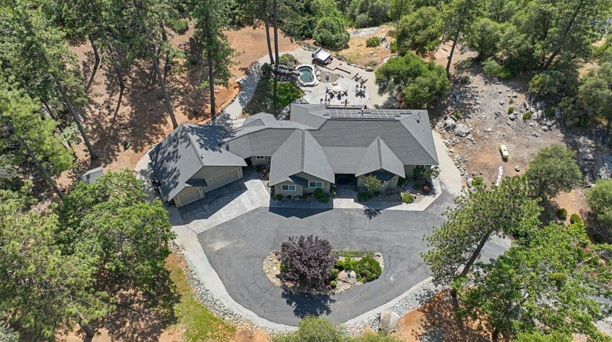 18444 Mika Ln, Sonora CA  95370-8662 exterior
