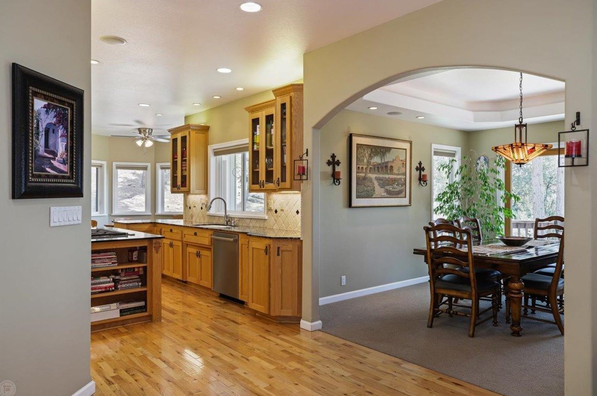 18444 Mika Ln, Sonora CA  95370-8662 exterior