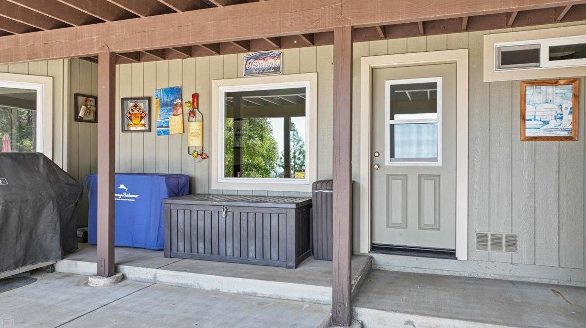 18444 Mika Ln, Sonora CA  95370-8662 exterior