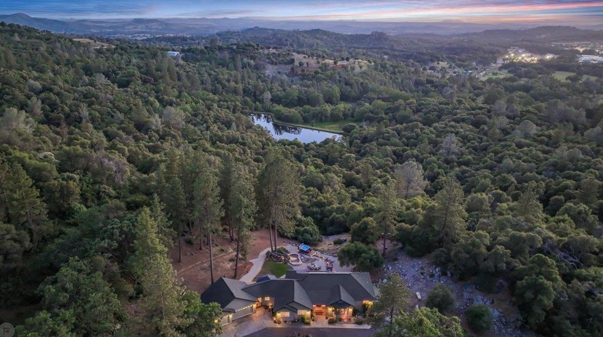 18444 Mika Ln, Sonora CA  95370-8662 exterior