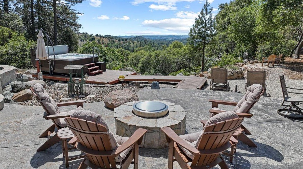 18444 Mika Ln, Sonora CA  95370-8662 exterior