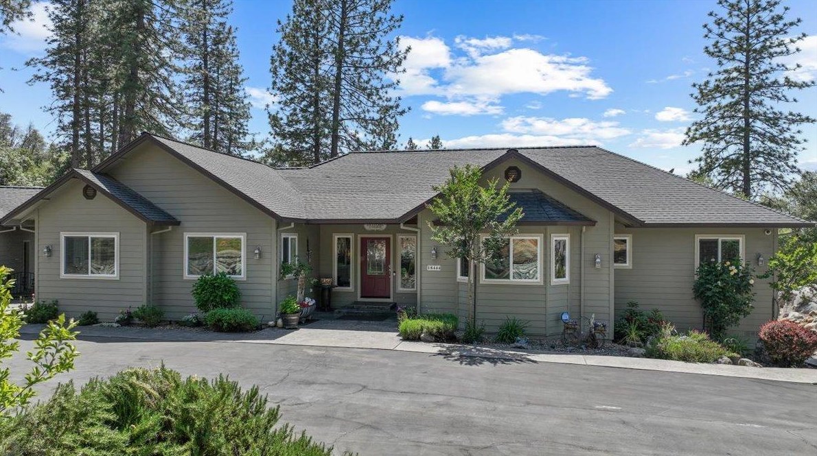 18444 Mika Ln, Sonora CA  95370-8662 exterior