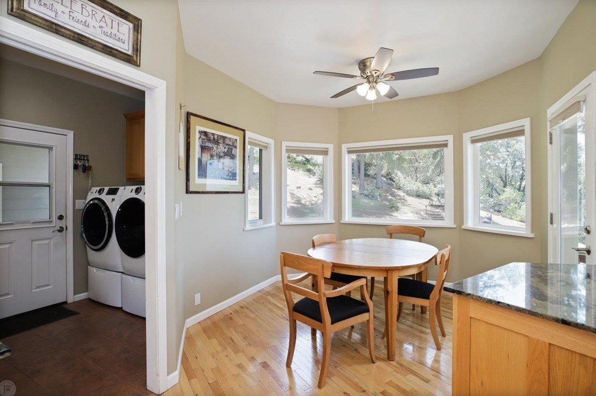 18444 Mika Ln, Sonora CA  95370-8662 exterior