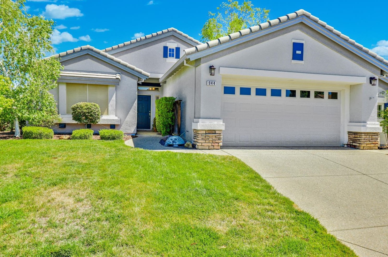 944 Castleberry Ln, Lincoln, CA 95648