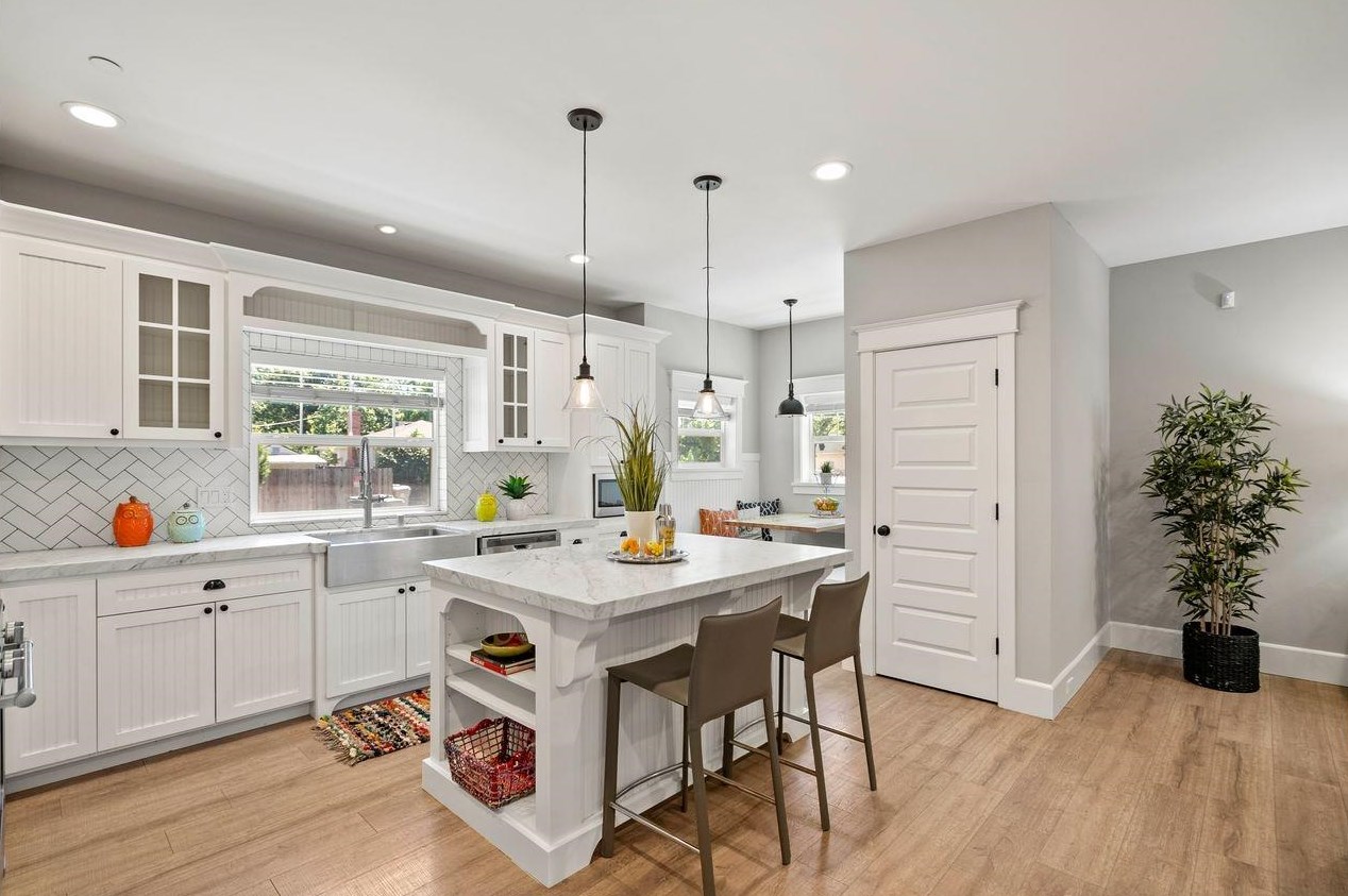 2254 34th St, Sacramento CA  95817-1210 exterior
