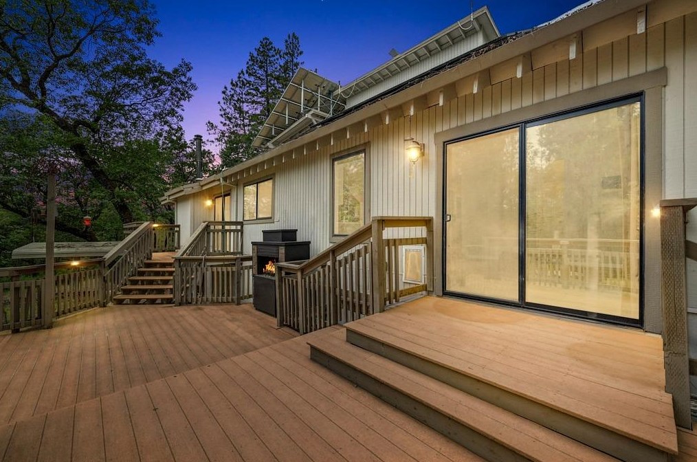 1271 Lake View Dr, Cape Horn, CA 95713-9235